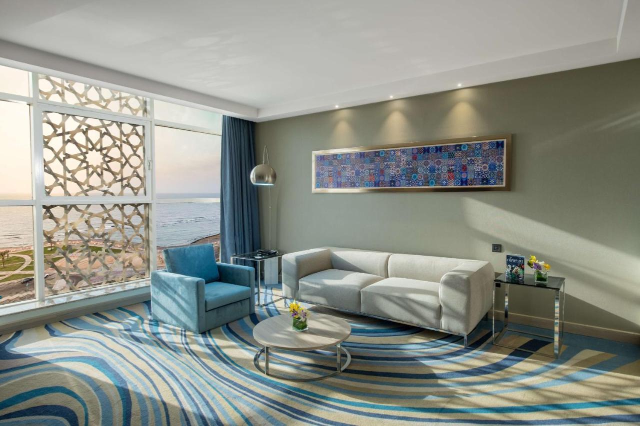 Radisson Blu Hotel, Jeddah Corniche Eksteriør bilde A living room at the Jumeirah Atlantis