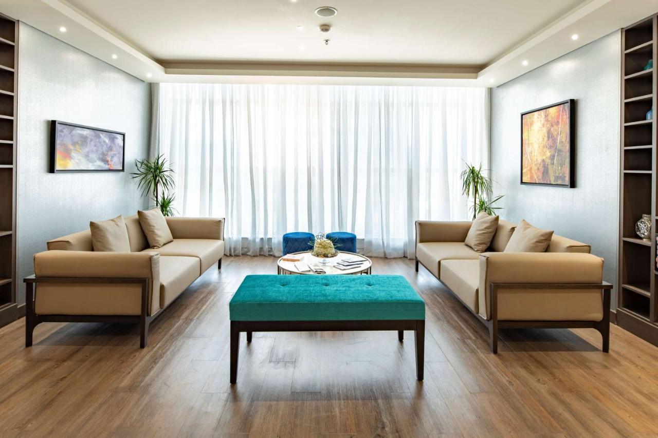 Radisson Blu Hotel, Jeddah Corniche Eksteriør bilde A living room