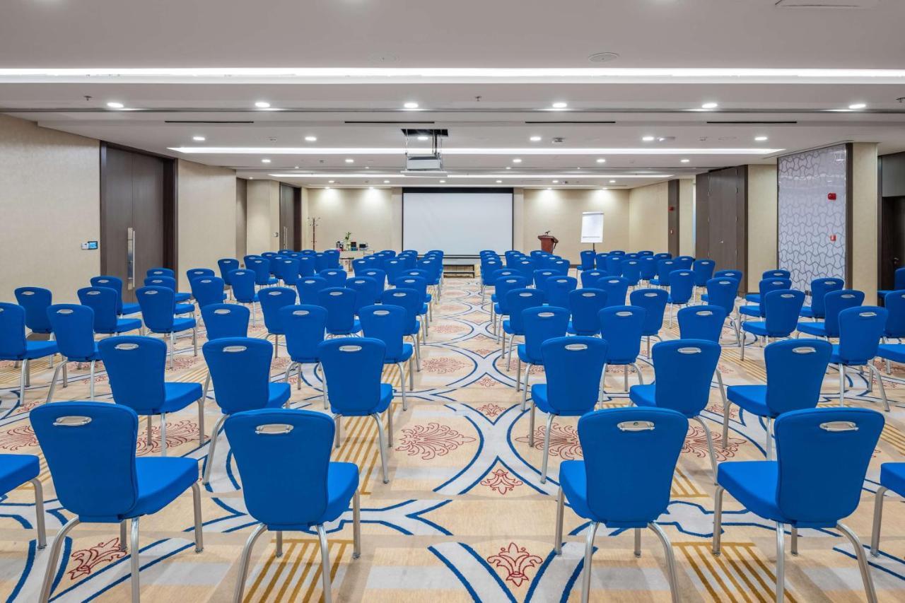 Radisson Blu Hotel, Jeddah Corniche Eksteriør bilde Meeting room