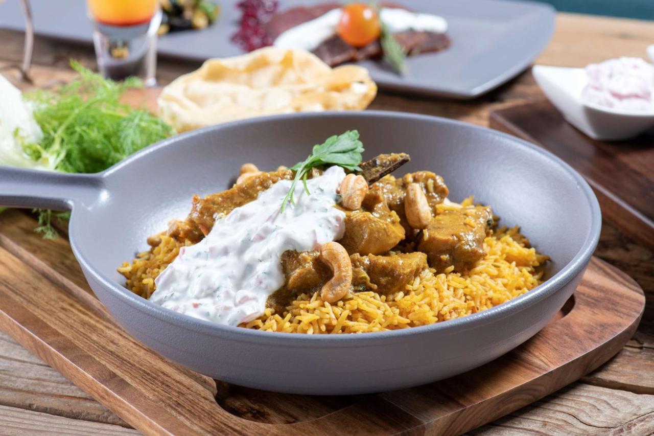Radisson Blu Hotel, Jeddah Corniche Eksteriør bilde Biryani