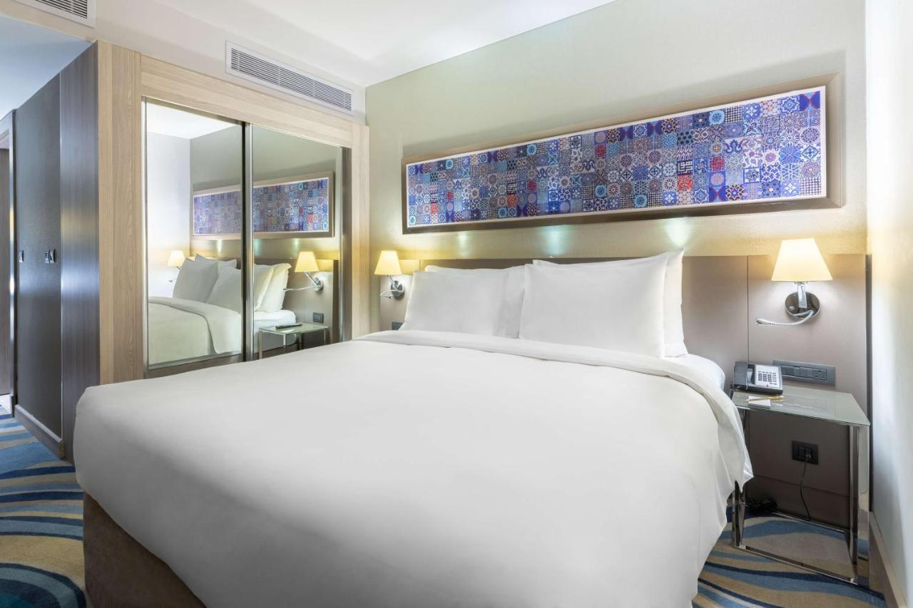 Radisson Blu Hotel, Jeddah Corniche Eksteriør bilde A bedroom at the hotel
