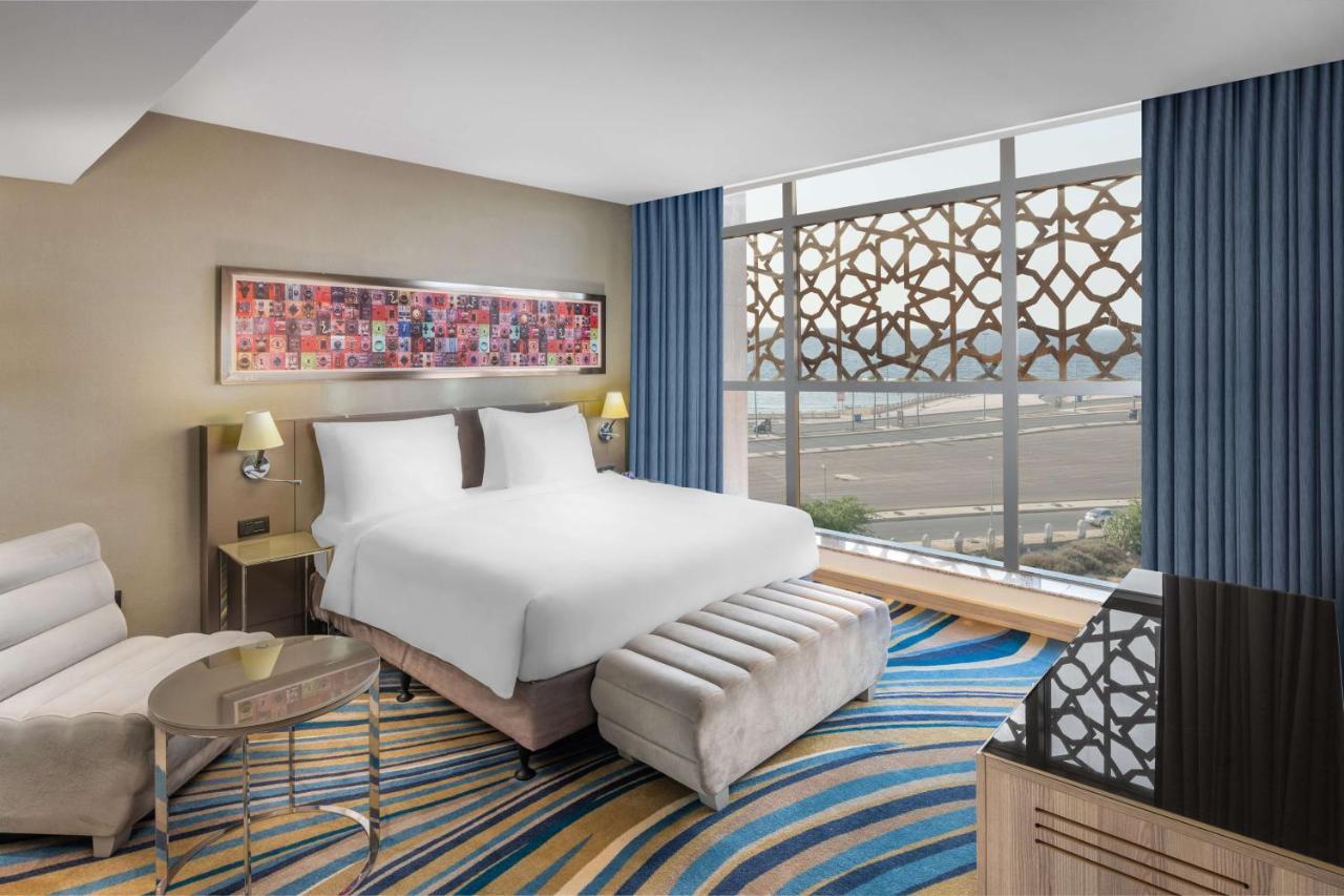 Radisson Blu Hotel, Jeddah Corniche Eksteriør bilde A bedroom at the hotel
