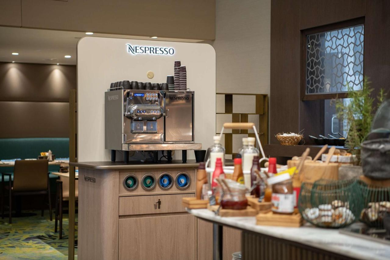 Radisson Blu Hotel, Jeddah Corniche Eksteriør bilde A Nespresso machine