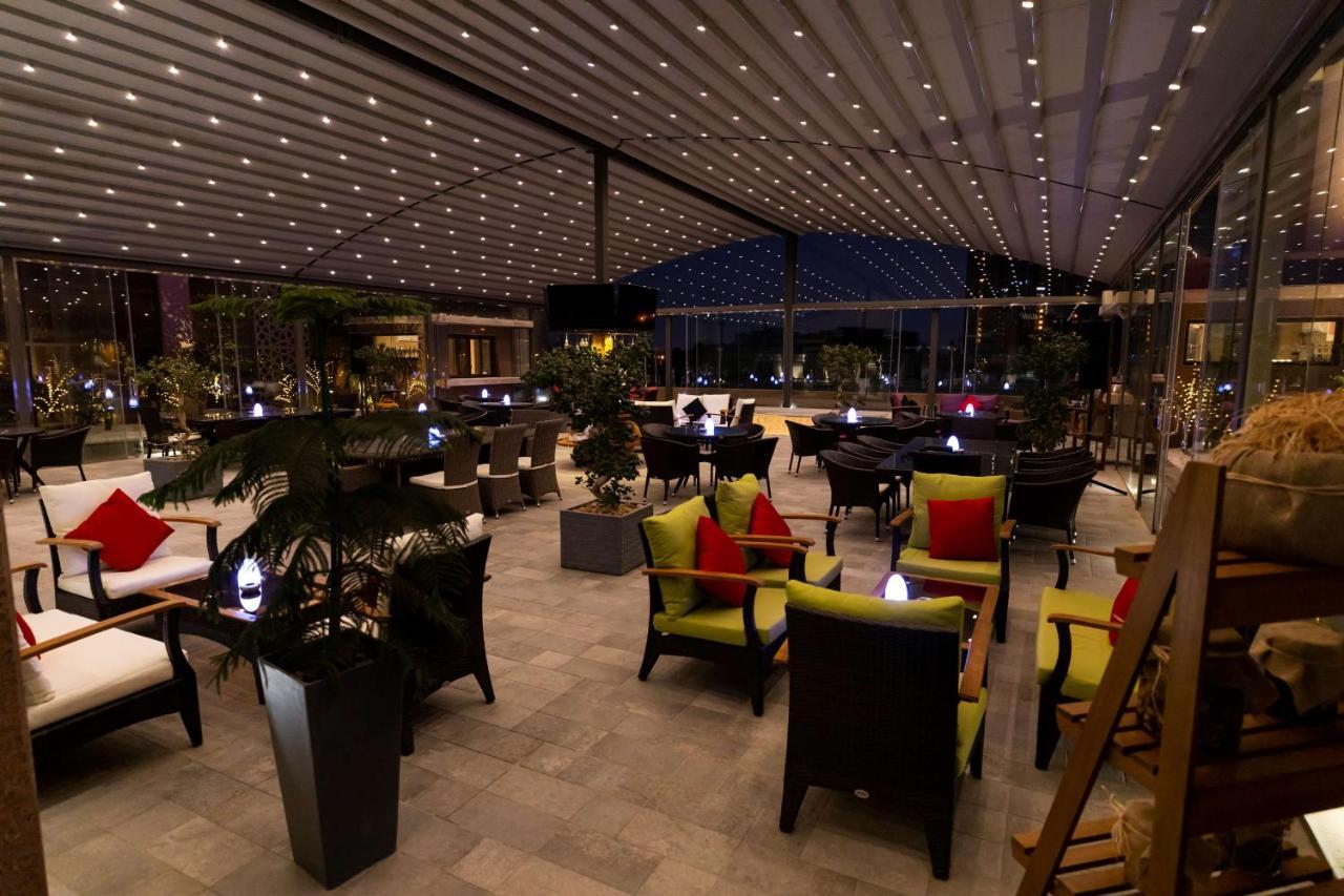 Radisson Blu Hotel, Jeddah Corniche Eksteriør bilde The lobby