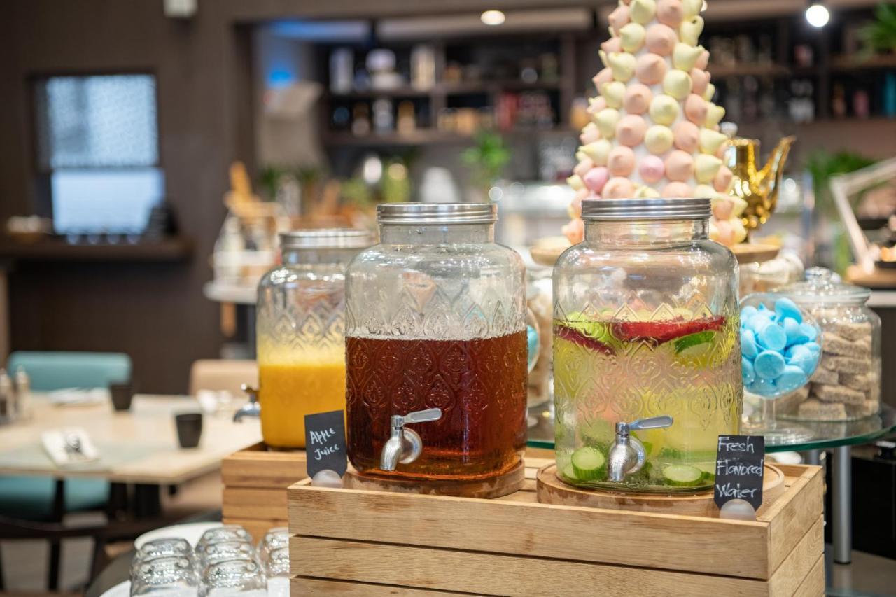 Radisson Blu Hotel, Jeddah Corniche Eksteriør bilde Infused water